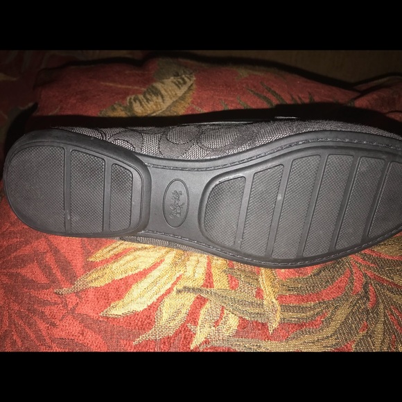 Coach - Picture 3 of 7